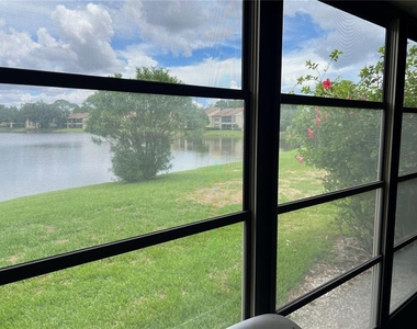 333 Woodlake Wynde - Photo Thumbnail 36