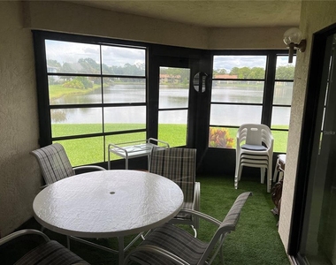 333 Woodlake Wynde - Photo Thumbnail 34