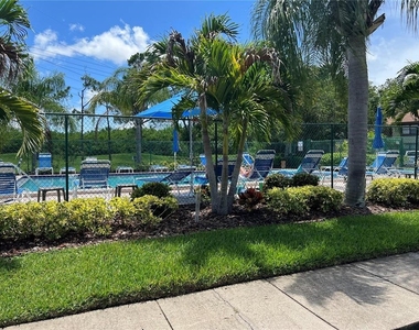 333 Woodlake Wynde - Photo Thumbnail 40