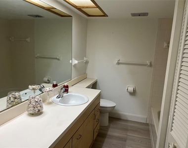333 Woodlake Wynde - Photo Thumbnail 20