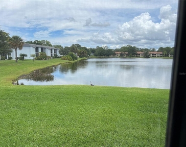333 Woodlake Wynde - Photo Thumbnail 31