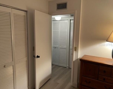 333 Woodlake Wynde - Photo Thumbnail 26