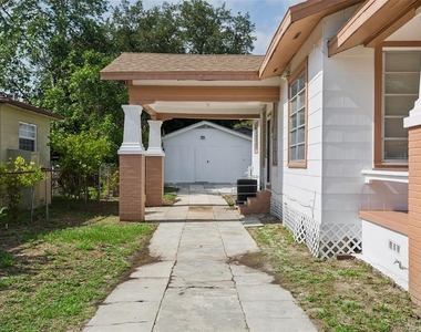 1017 E 23rd Avenue - Photo Thumbnail 3
