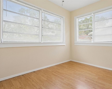 1017 E 23rd Avenue - Photo Thumbnail 19