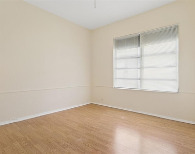 1017 E 23rd Avenue - Photo Thumbnail 16