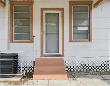 1017 E 23rd Avenue - Photo Thumbnail 4
