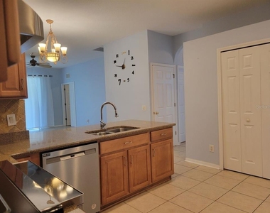 30541 Norseman Place - Photo Thumbnail 7
