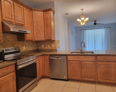 30541 Norseman Place - Photo Thumbnail 6