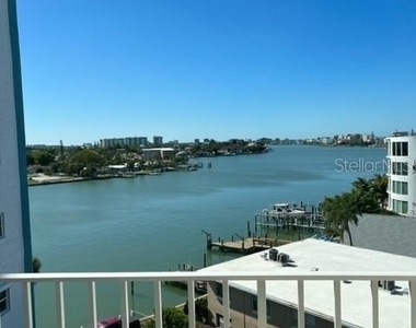 285 107th Avenue - Photo Thumbnail 3