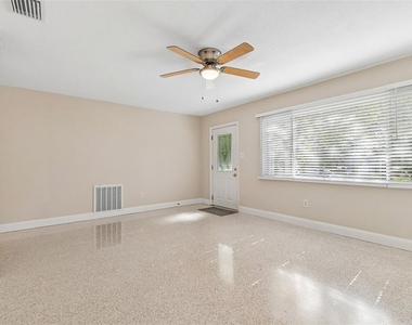 200 Evelyn Ave - Photo Thumbnail 2