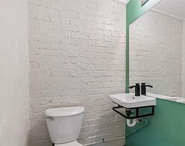 200 Evelyn Ave - Photo Thumbnail 11