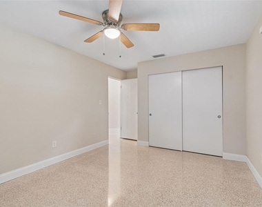200 Evelyn Ave - Photo Thumbnail 13