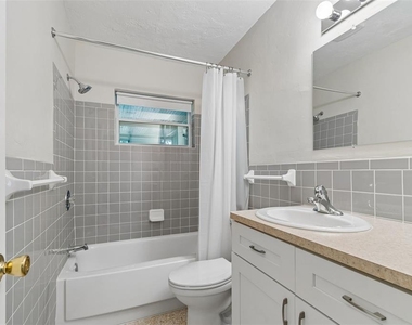 200 Evelyn Ave - Photo Thumbnail 14