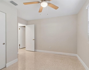 200 Evelyn Ave - Photo Thumbnail 17