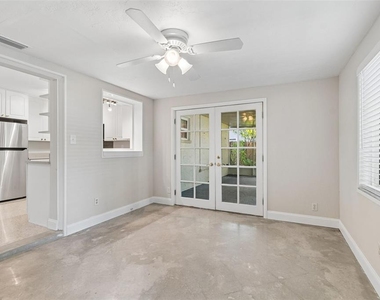 200 Evelyn Ave - Photo Thumbnail 9