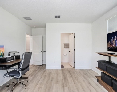 2506 W Cleveland Street - Photo Thumbnail 4