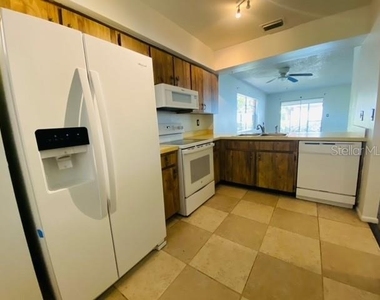 6438 71st Street N - Photo Thumbnail 9