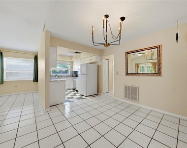 906 Carlton Road - Photo Thumbnail 7