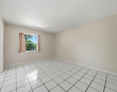 906 Carlton Road - Photo Thumbnail 14