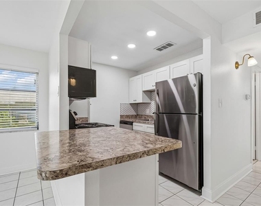 237 S Mcmullen Booth Road - Photo Thumbnail 6