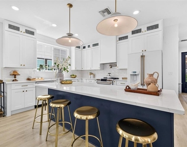 1717 Massachusetts Avenue Ne - Photo Thumbnail 8