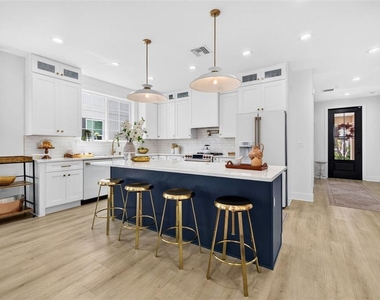 1717 Massachusetts Avenue Ne - Photo Thumbnail 7