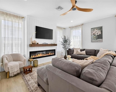 1717 Massachusetts Avenue Ne - Photo Thumbnail 5