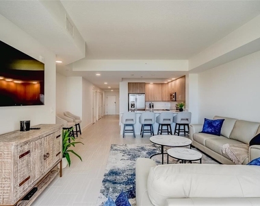 415 Island Way - Photo Thumbnail 2