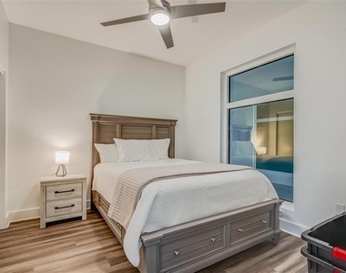 415 Island Way - Photo Thumbnail 31