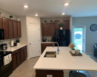 10460 Carloway Hills Drive - Photo Thumbnail 8
