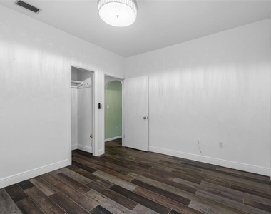 641 Wilkie Street - Photo Thumbnail 30