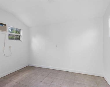 641 Wilkie Street - Photo Thumbnail 17