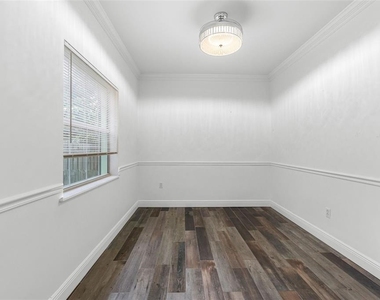 641 Wilkie Street - Photo Thumbnail 32
