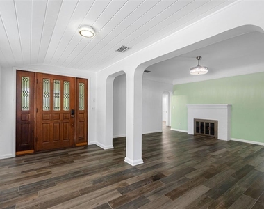641 Wilkie Street - Photo Thumbnail 2