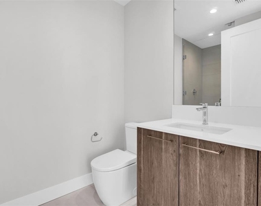 275 1st Avenue S - Photo Thumbnail 17