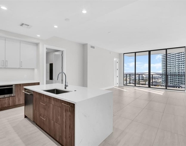 275 1st Avenue S - Photo Thumbnail 5