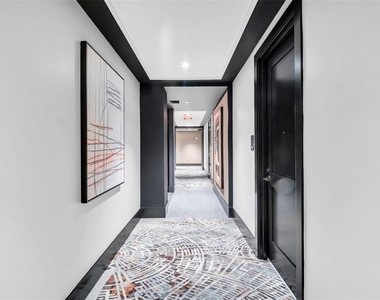 275 1st Avenue S - Photo Thumbnail 1