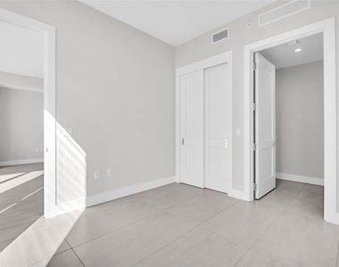 275 1st Avenue S - Photo Thumbnail 38