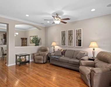 10409 Crimson Park Lane - Photo Thumbnail 5