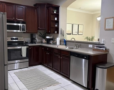 10409 Crimson Park Lane - Photo Thumbnail 3