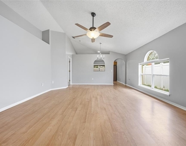10617 Opus Drive - Photo Thumbnail 4