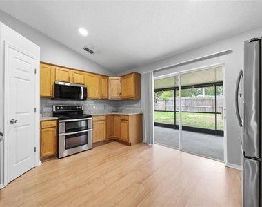 10617 Opus Drive - Photo Thumbnail 8