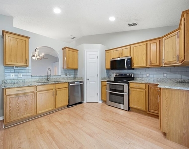 10617 Opus Drive - Photo Thumbnail 6