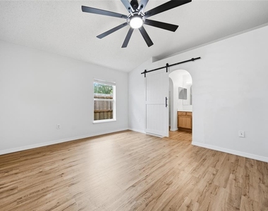 10617 Opus Drive - Photo Thumbnail 9