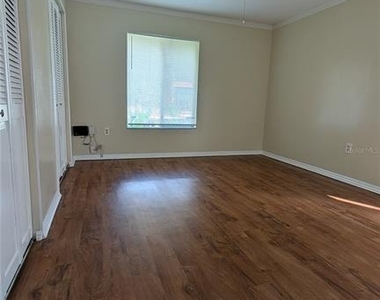 8605 Champlain Court - Photo Thumbnail 12