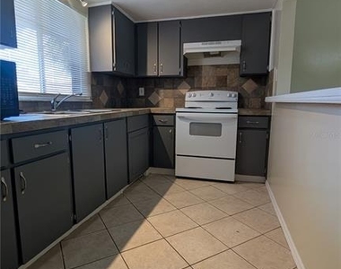 8605 Champlain Court - Photo Thumbnail 3