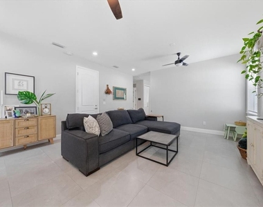 1808 W Cluster Avenue - Photo Thumbnail 3