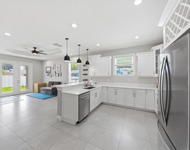 1808 W Cluster Avenue - Photo Thumbnail 15