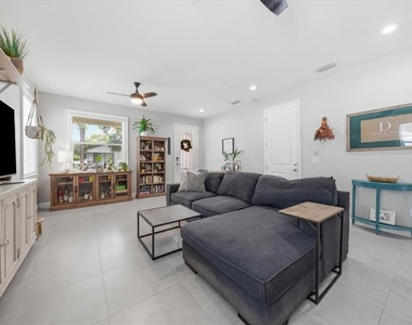 1808 W Cluster Avenue - Photo Thumbnail 5