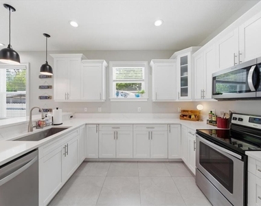 1808 W Cluster Avenue - Photo Thumbnail 12